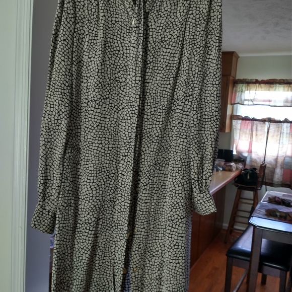 Dress - Picture 3 of 4